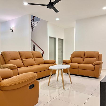 Langkawi Cozy Holiday Home At Taman Simfoni By Zervin Kuah Exterior photo