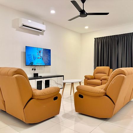 Langkawi Cozy Holiday Home At Taman Simfoni By Zervin Kuah Exterior photo