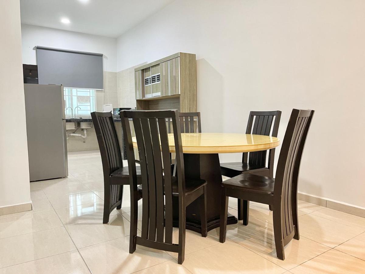 Langkawi Cozy Holiday Home At Taman Simfoni By Zervin Kuah Exterior photo