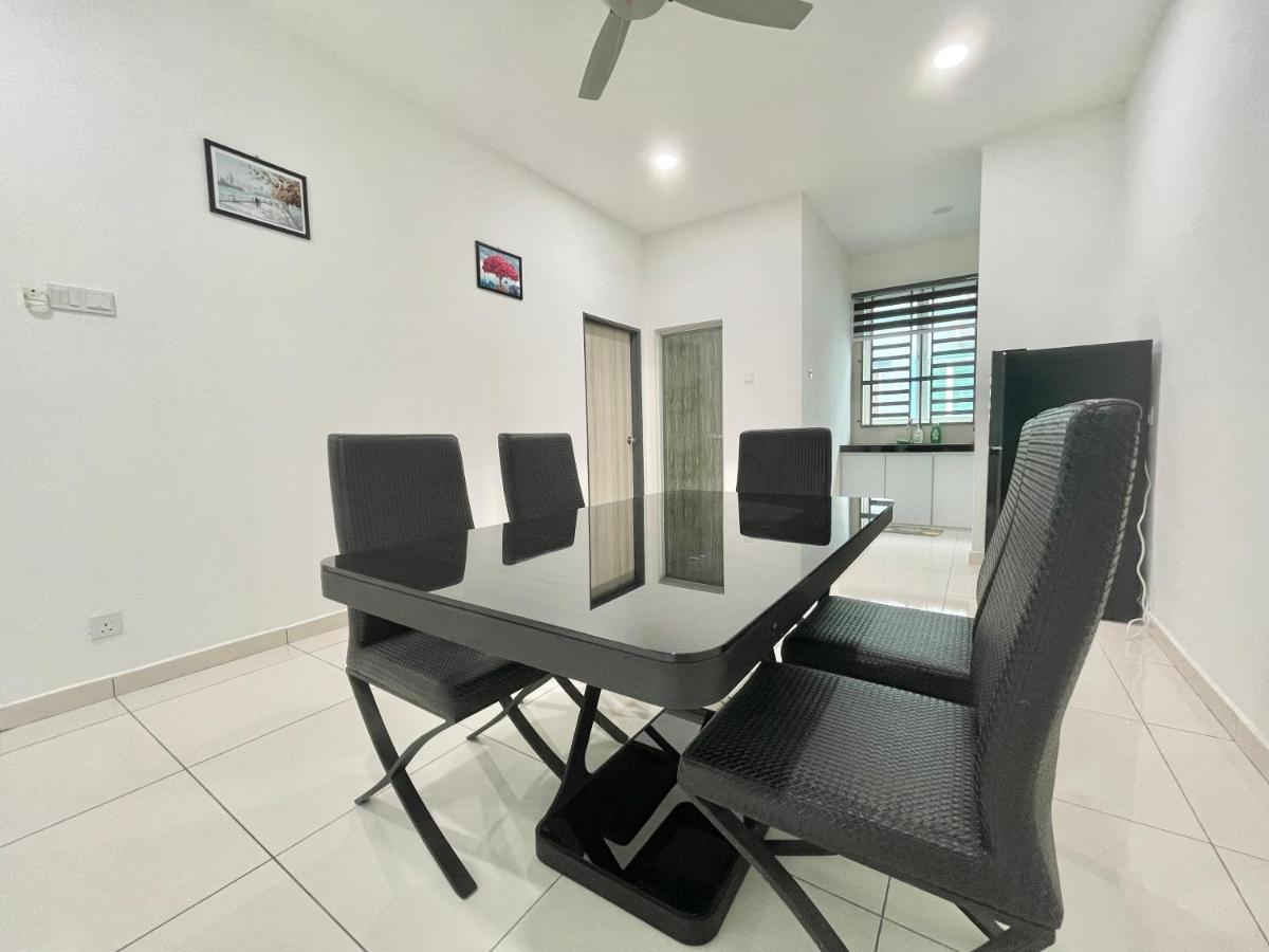 Langkawi Cozy Holiday Home At Taman Simfoni By Zervin Kuah Exterior photo