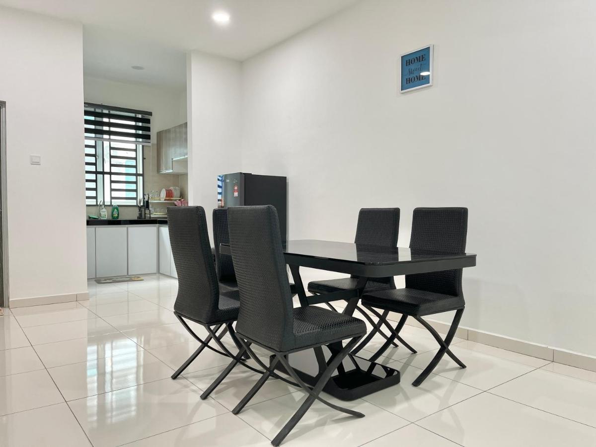 Langkawi Cozy Holiday Home At Taman Simfoni By Zervin Kuah Exterior photo