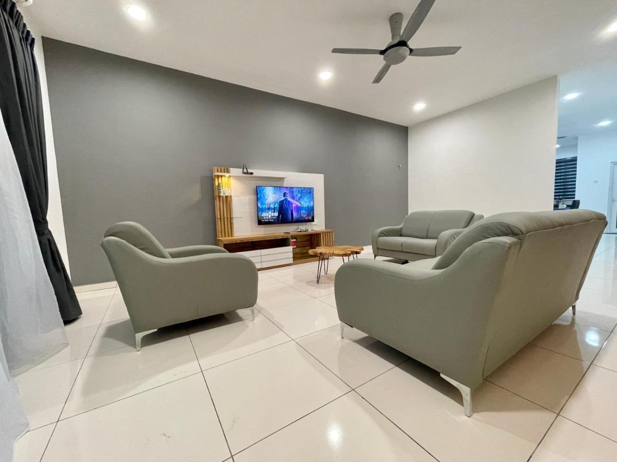 Langkawi Cozy Holiday Home At Taman Simfoni By Zervin Kuah Exterior photo